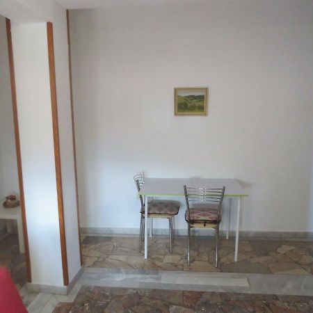 Studio Anna Veria Center Luaran gambar