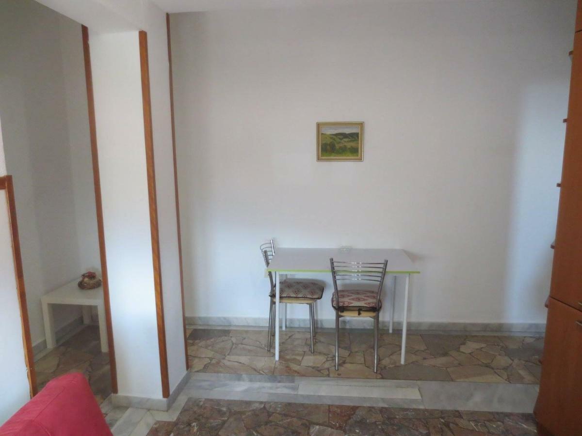 Studio Anna Veria Center Luaran gambar